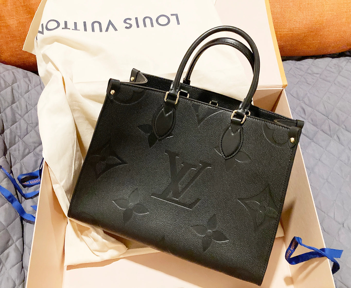 Lv on the go MM All BLACK tote